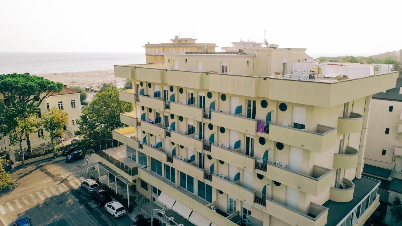 فندق بيفرلي ريميني المظهر الخارجي الصورة