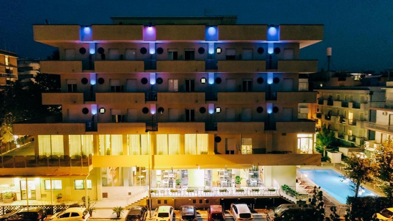 فندق بيفرلي ريميني المظهر الخارجي الصورة